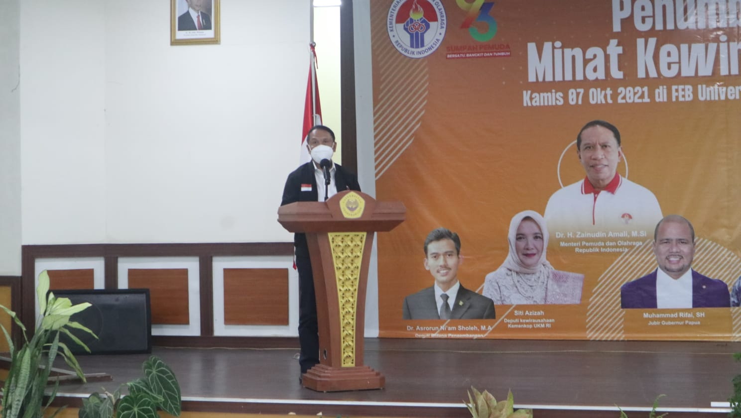 Kunjungan Menpora di Kampus FEB