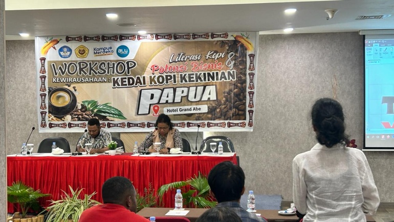 Workshop kewirausahaan: Literasi Kopi dan Potensi Bisnis Kedai Kopi Kekinian di Papua, kegiatan kolaborasi Jurusan Manajemen bersama Bidang Kemahasiswaan FEB Uncen dan Inkubator Kewirausahaan FEB Uncen.