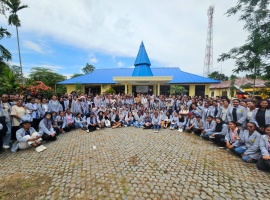 Penerjunan Mahasiswa KKN Tematik S1 Akuntansi FEB UNCEN di Kampung Kwadeware: “Menata Usaha, Merawat Alam”